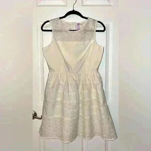 Alya off white/cream sleeveless eyelet babydoll dress, large, 19” pit to pit